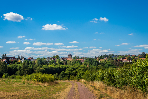 Der Freitaler Rundweg, Tour 7 führt über elf Kilometer durch die Stadtteile Burgk, Birkigt und Kleinnaundorf ins Kaitzbachtal, zur Kaitzer Höhe und über Cunnersdorf zurück.